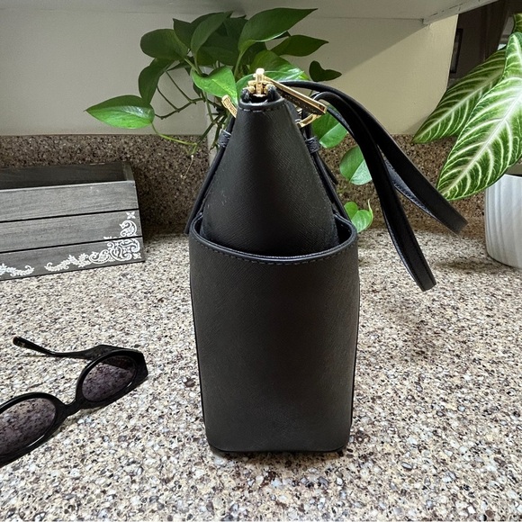 MICHAEL KORS East West “Jet Set” Saffiano Leather Top Zip Tote Shoulder Bag - Picture 7 of 9